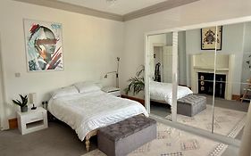 Entire Apartment By City Centre & Harbourside